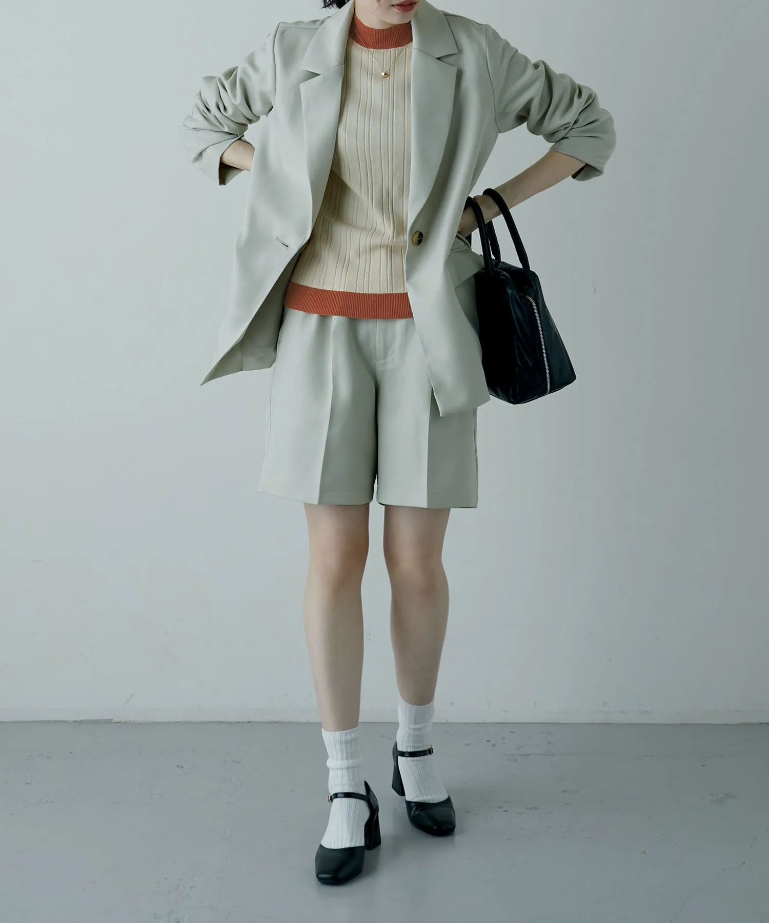 Center press tack shorts