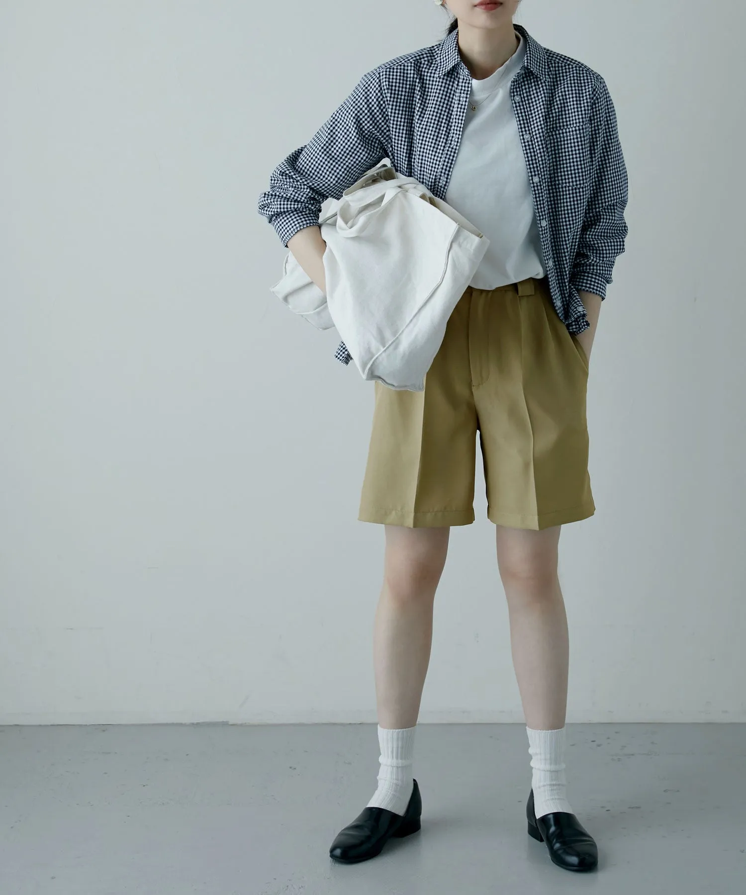 Center press tack shorts