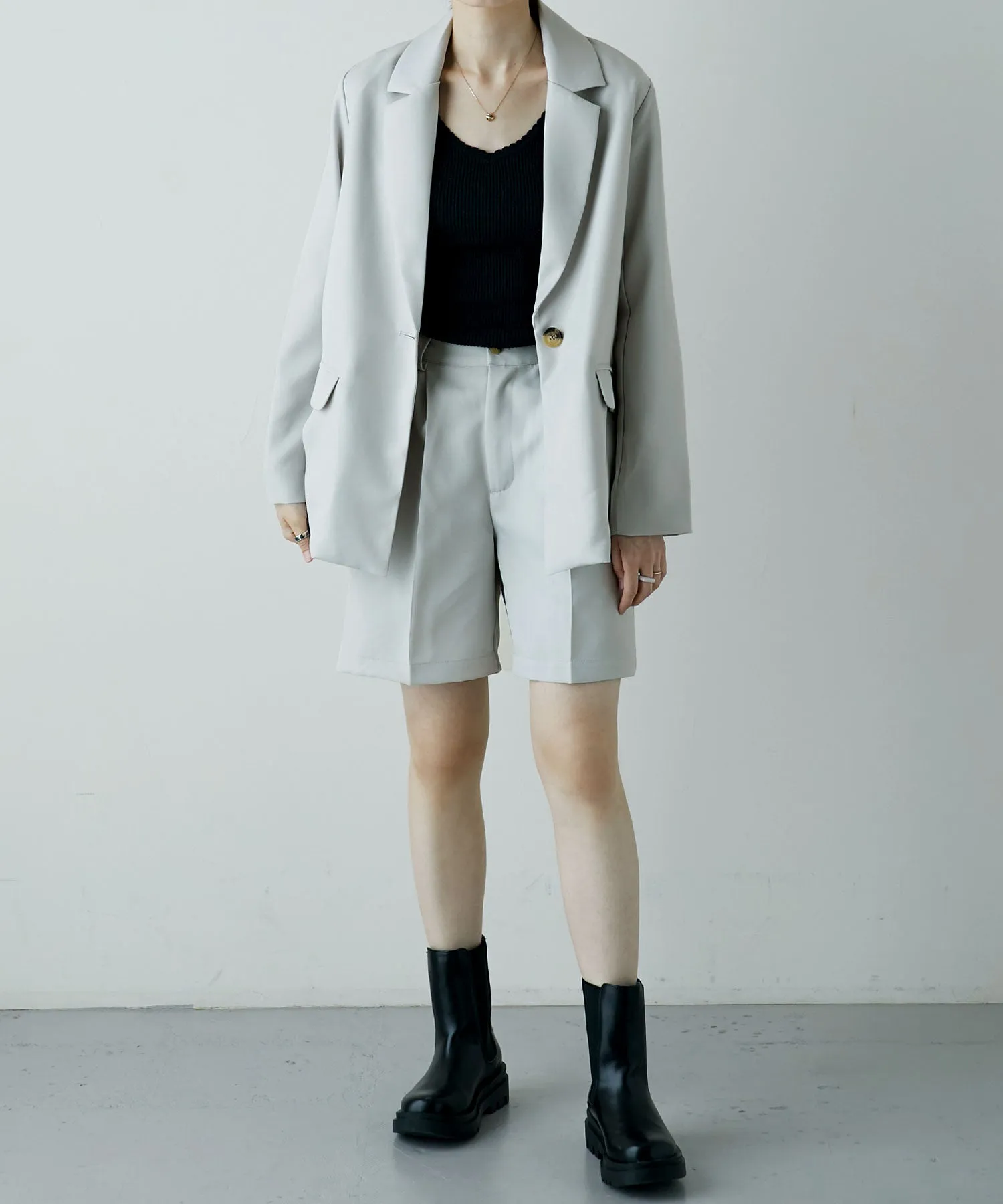 Center press tack shorts