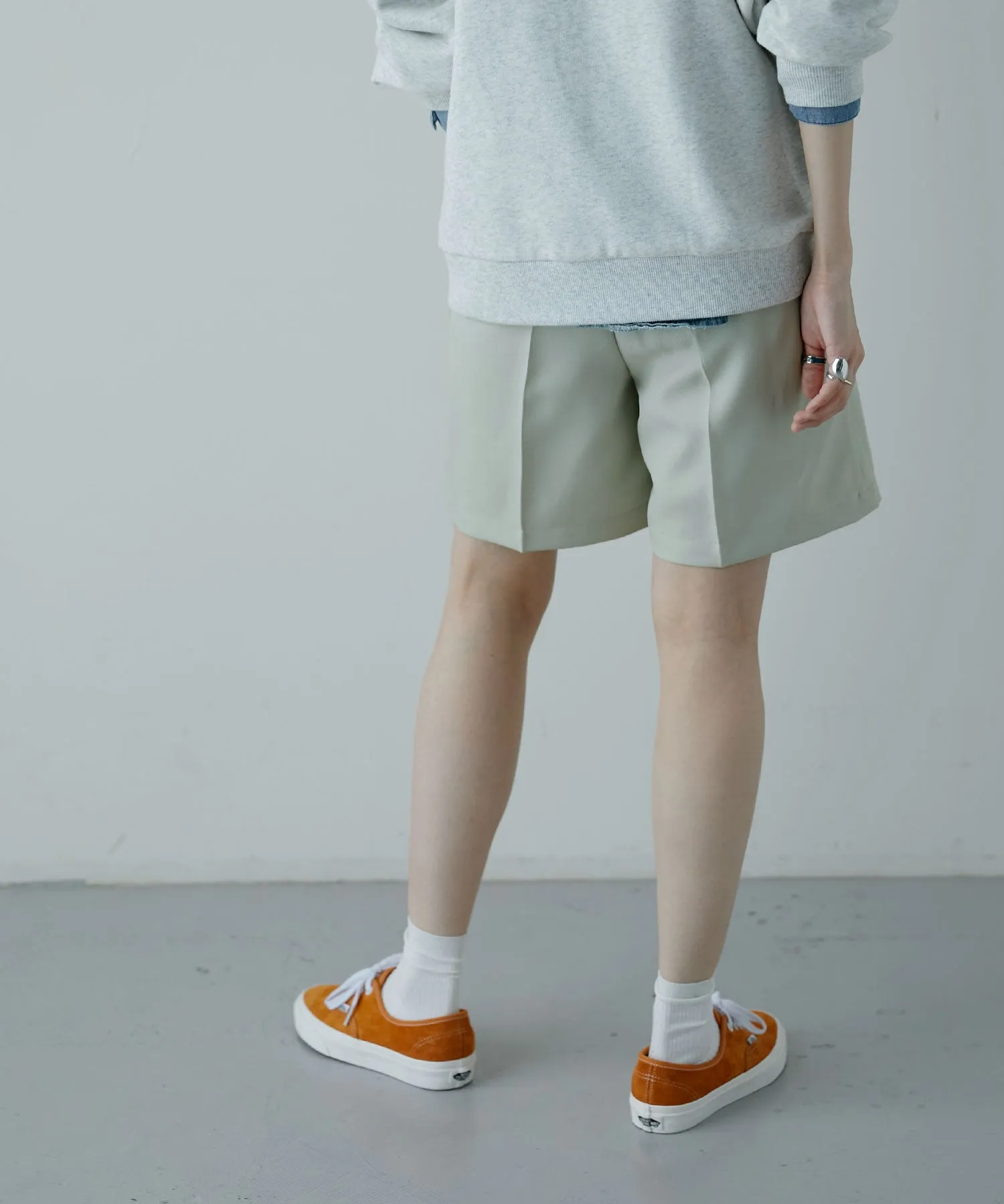 Center press tack shorts
