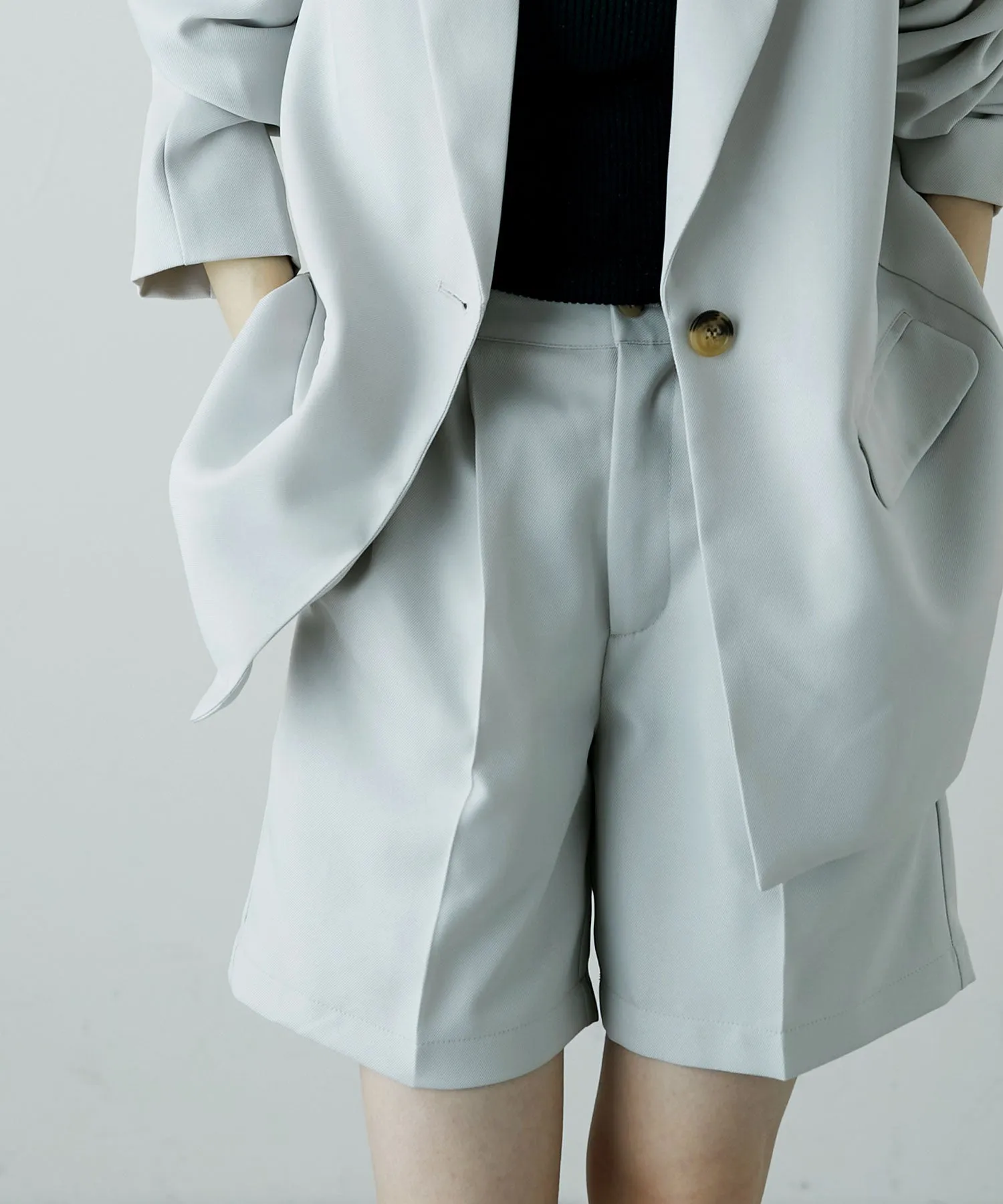 Center press tack shorts