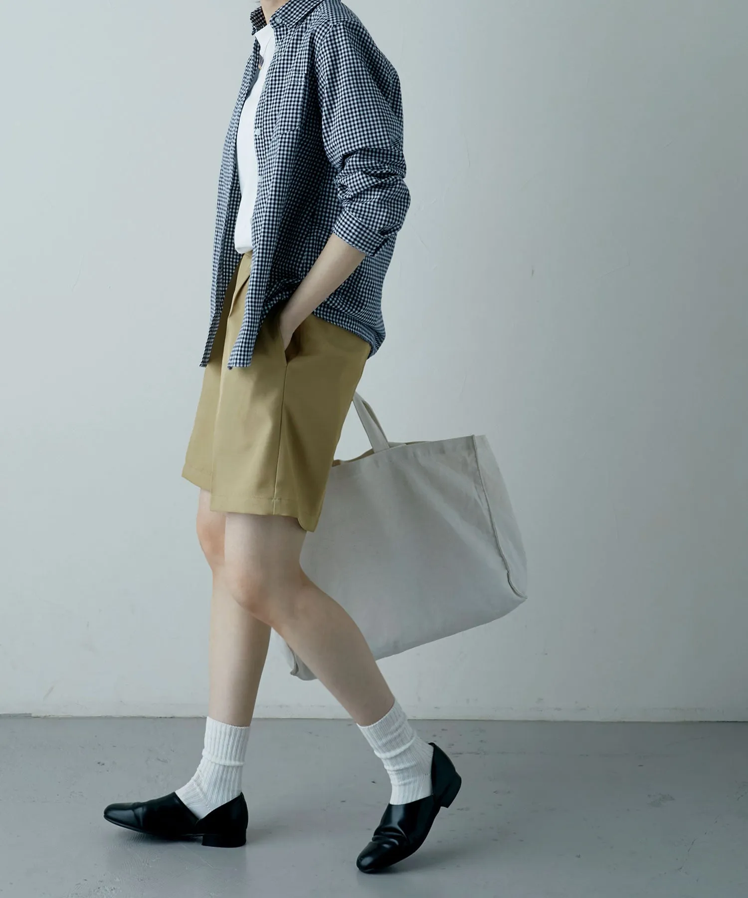 Center press tack shorts