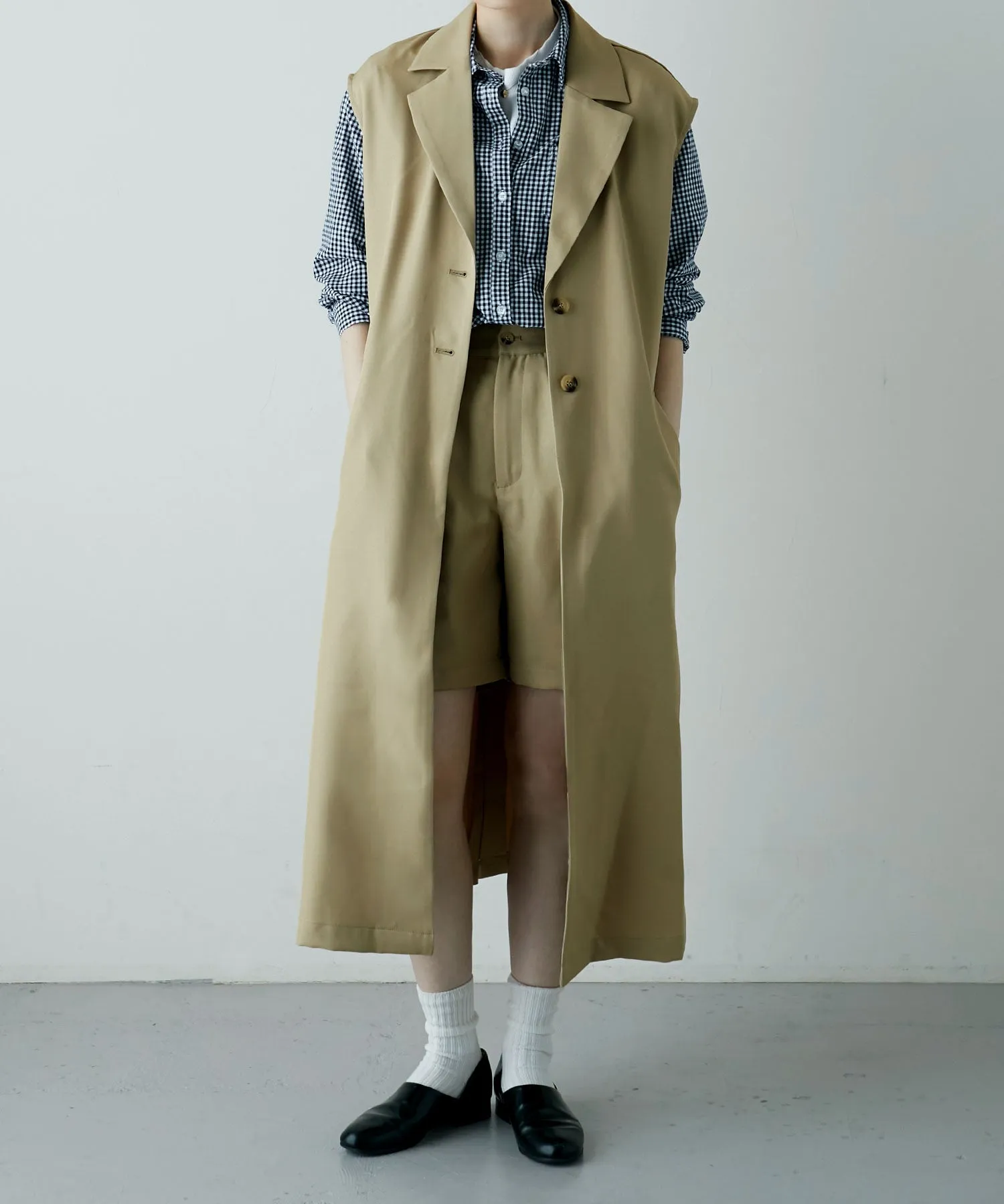 Center press tack shorts