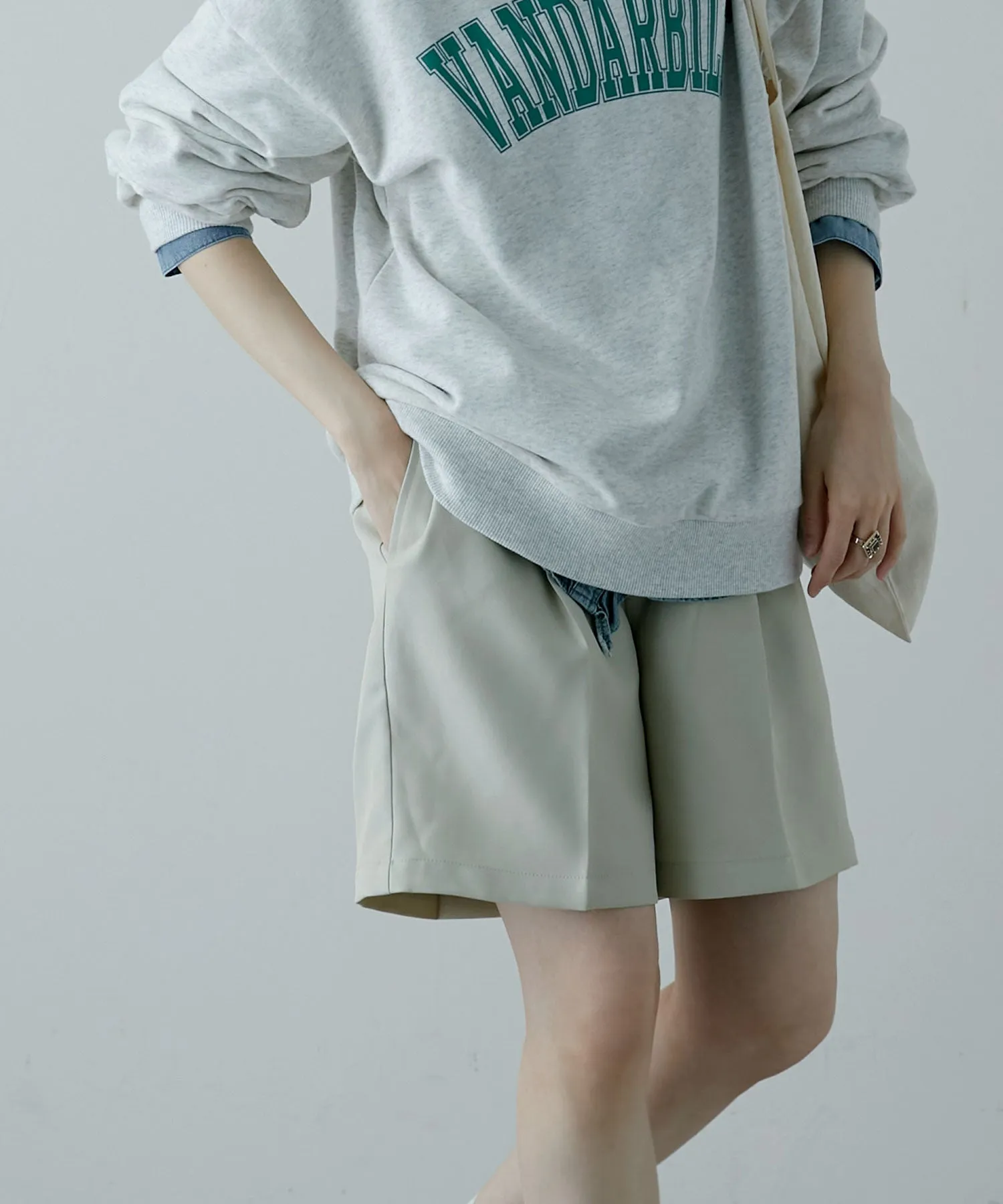Center press tack shorts