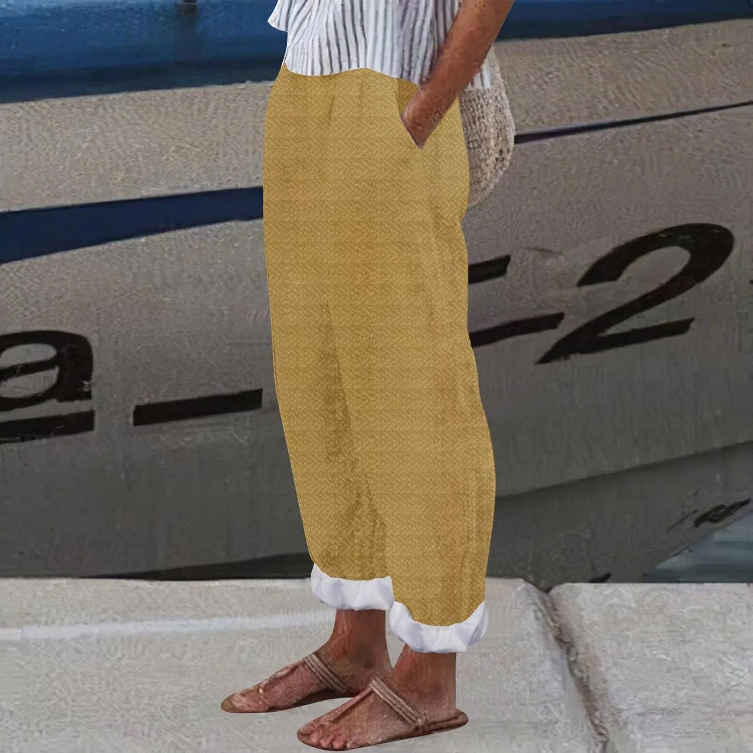 Cropped Linen Pants for Women Straight Leg Elastic Waist Capris Stripe Print Beach Summer Casual Pants with Pockets