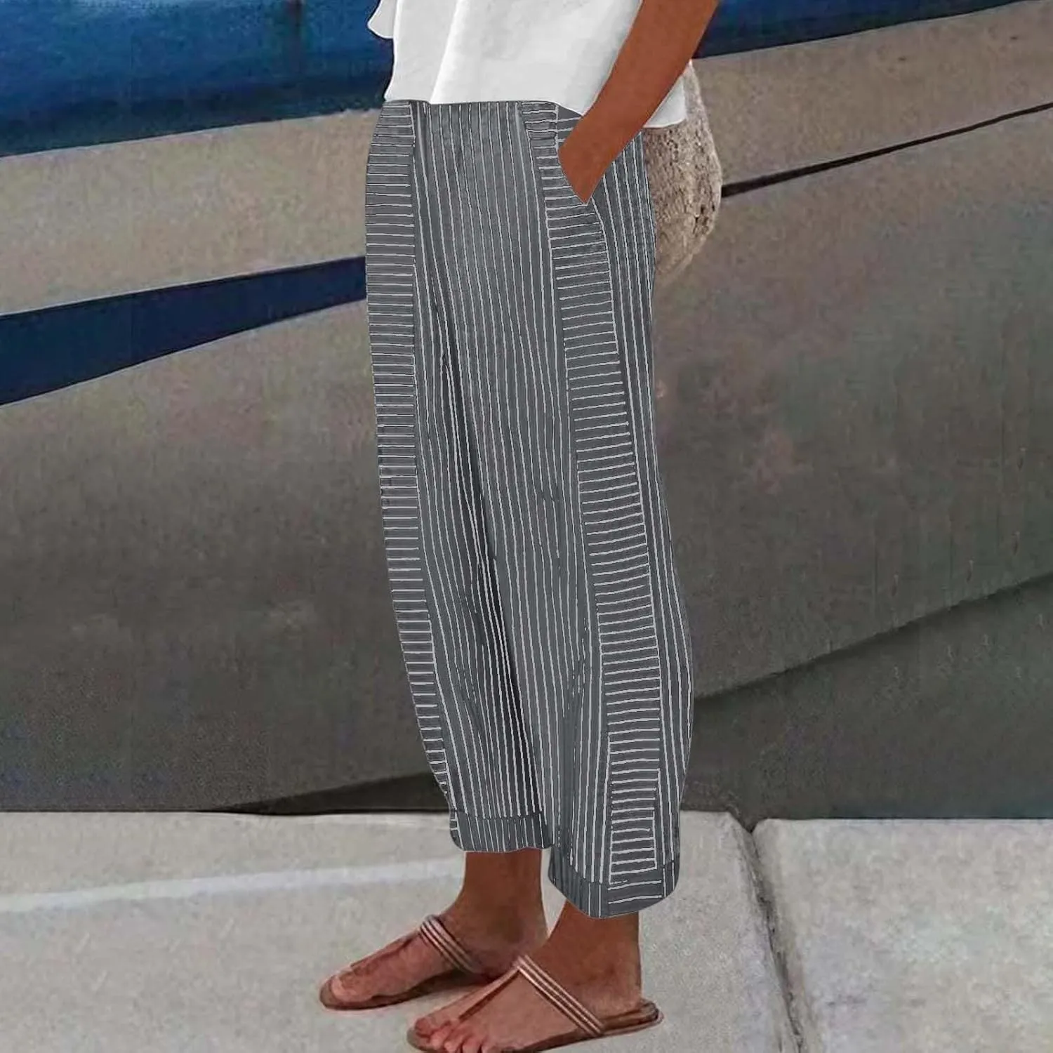 Cropped Linen Pants for Women Straight Leg Elastic Waist Capris Stripe Print Beach Summer Casual Pants with Pockets