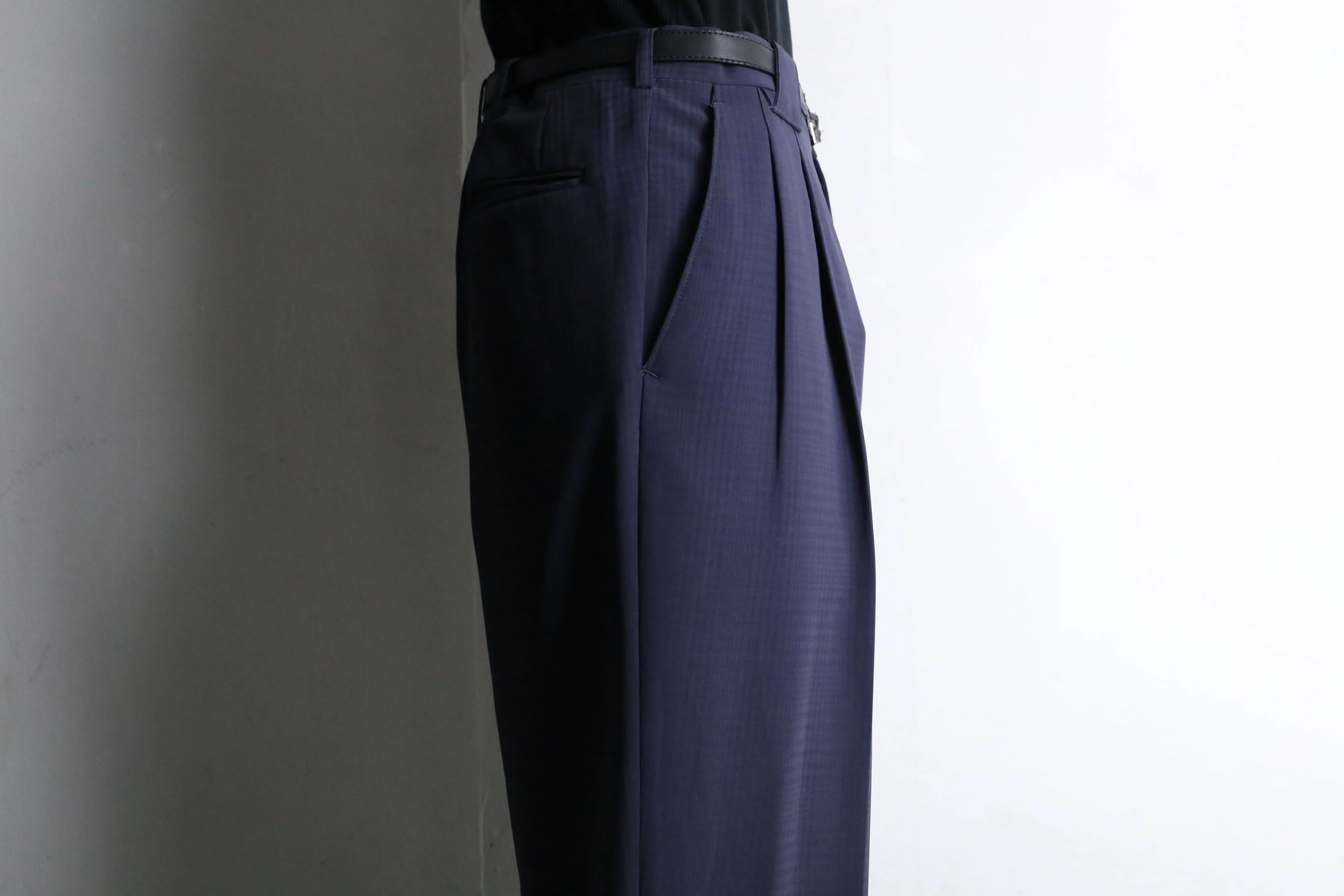 navy center press straight slacks