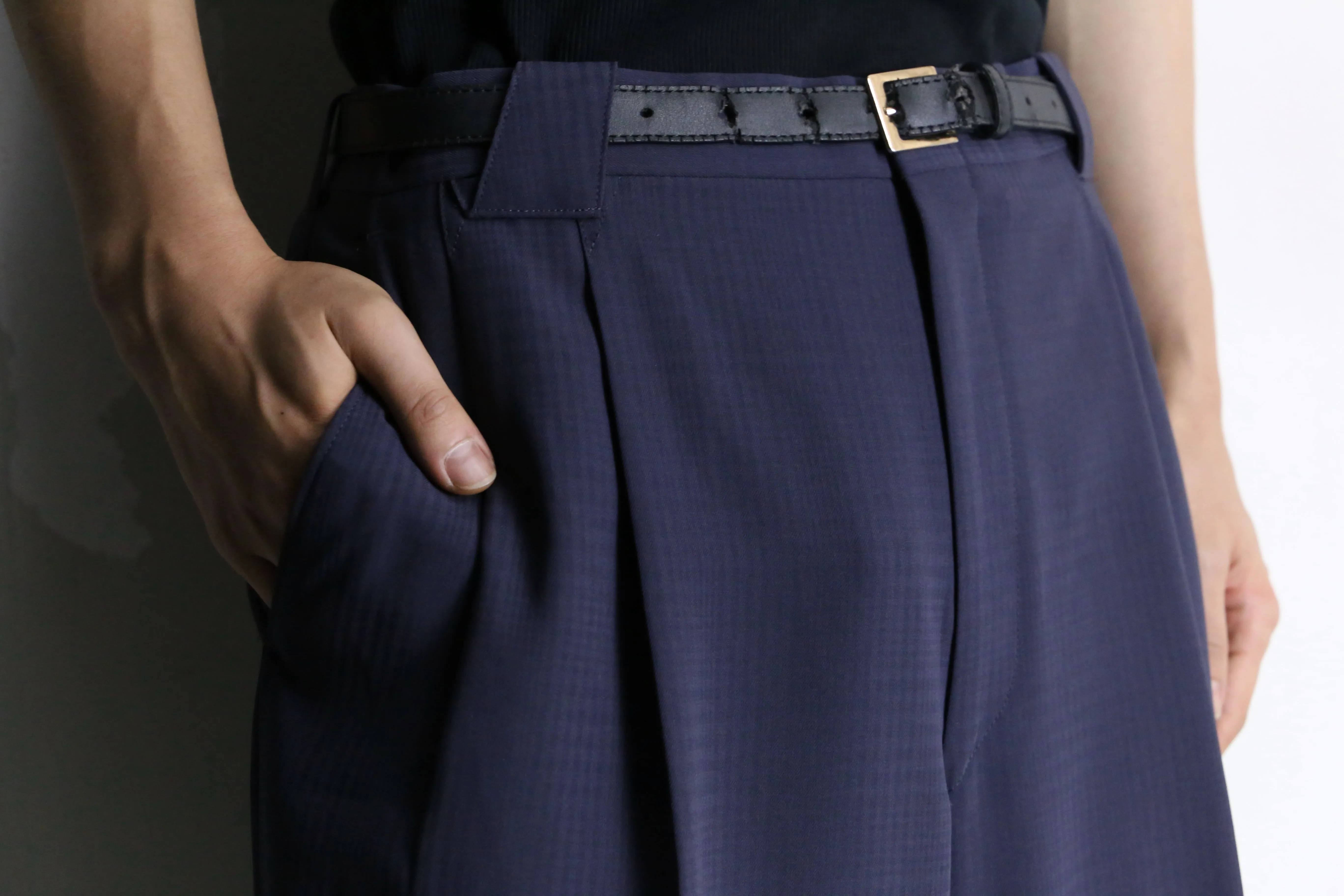 navy center press straight slacks
