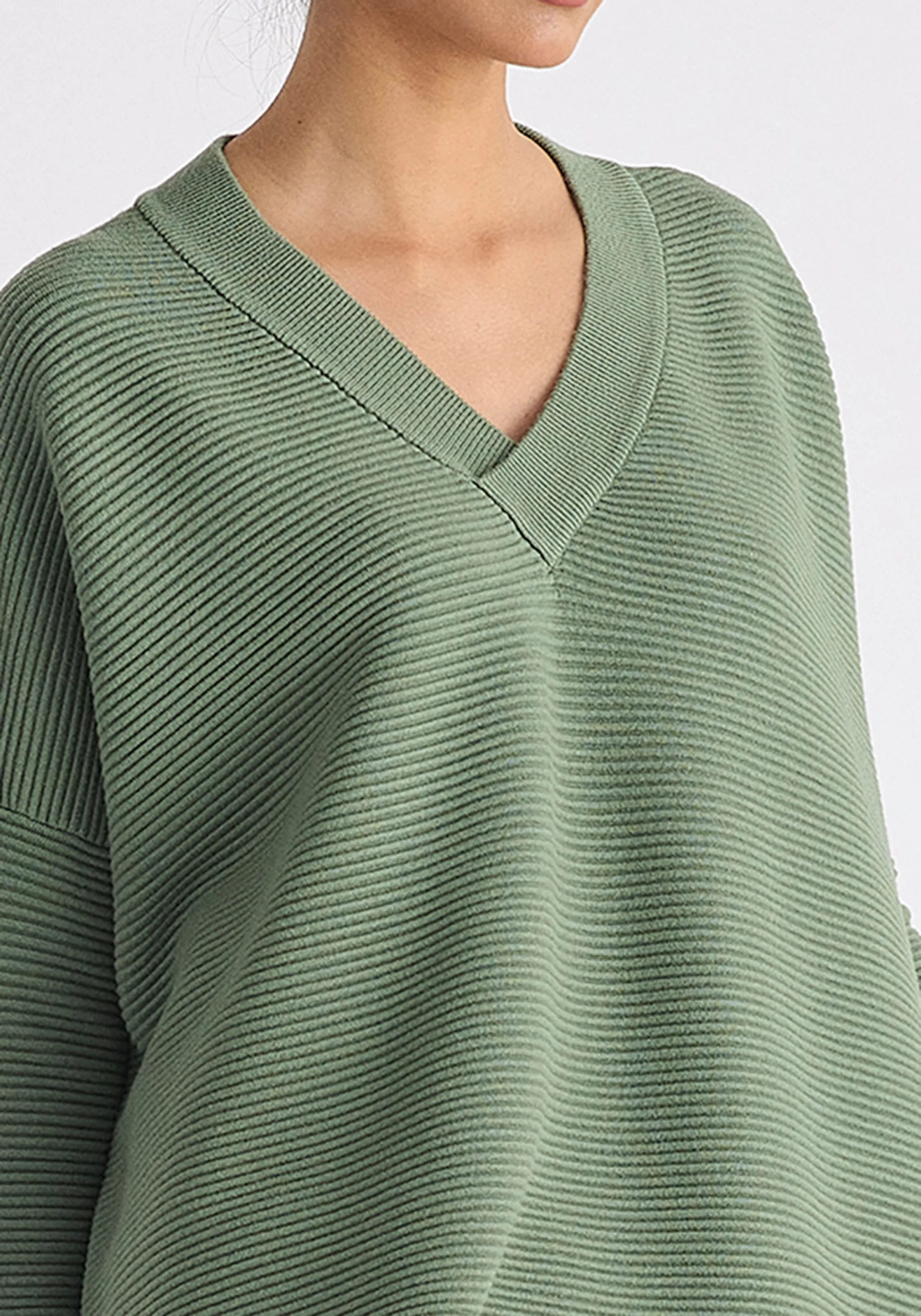 Paisie V-Neck Ribbed Jumper