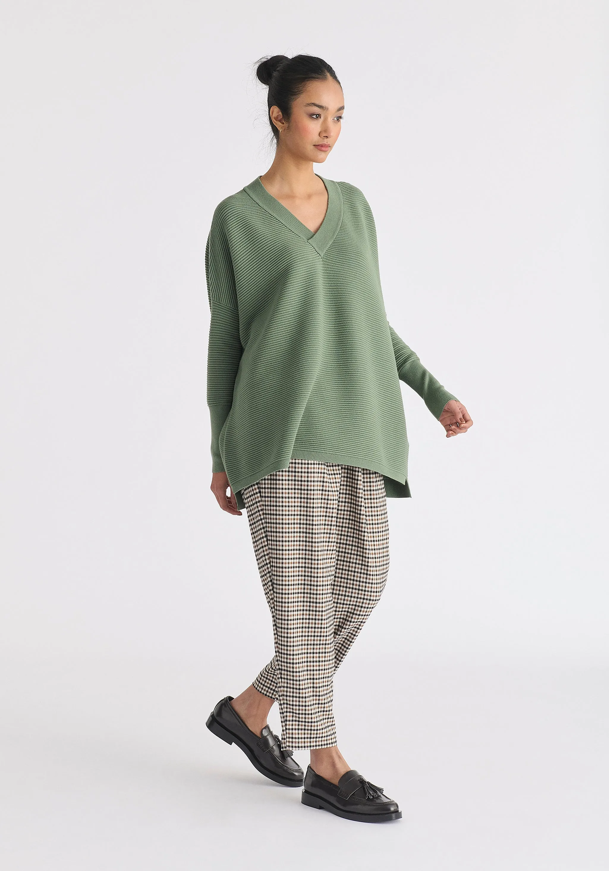 Paisie V-Neck Ribbed Jumper