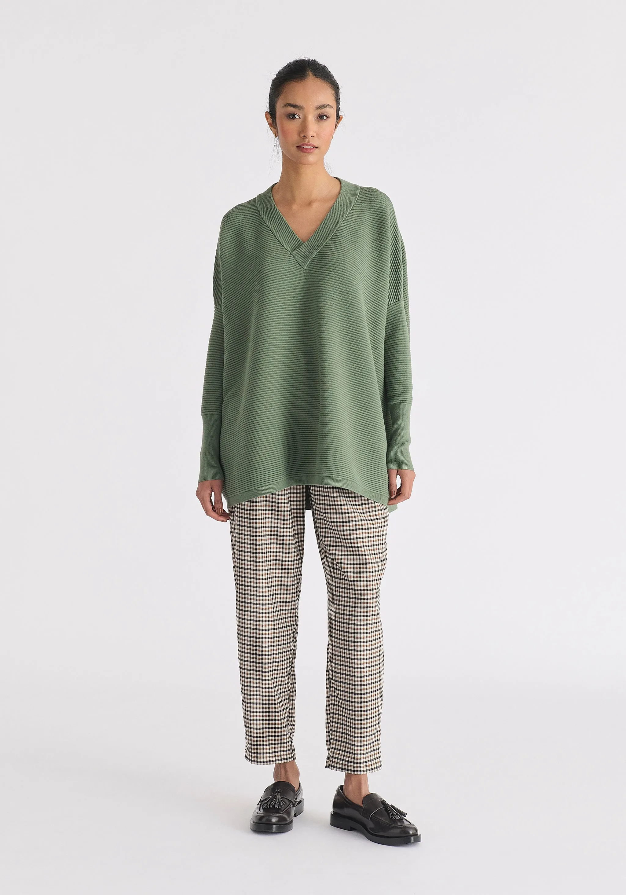 Paisie V-Neck Ribbed Jumper
