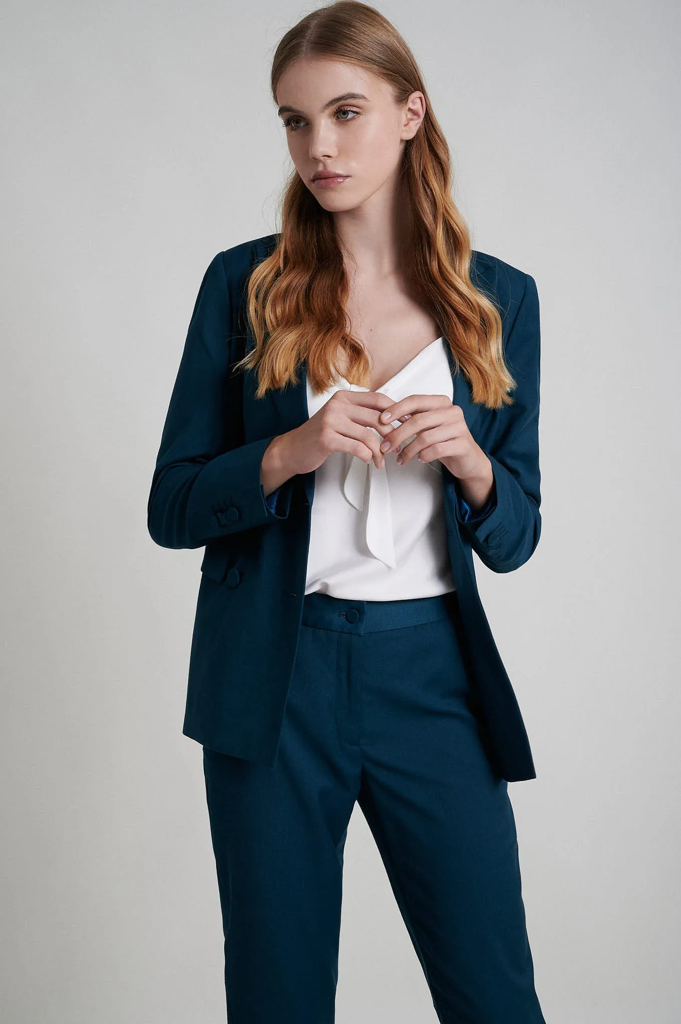 Regular waist trousers