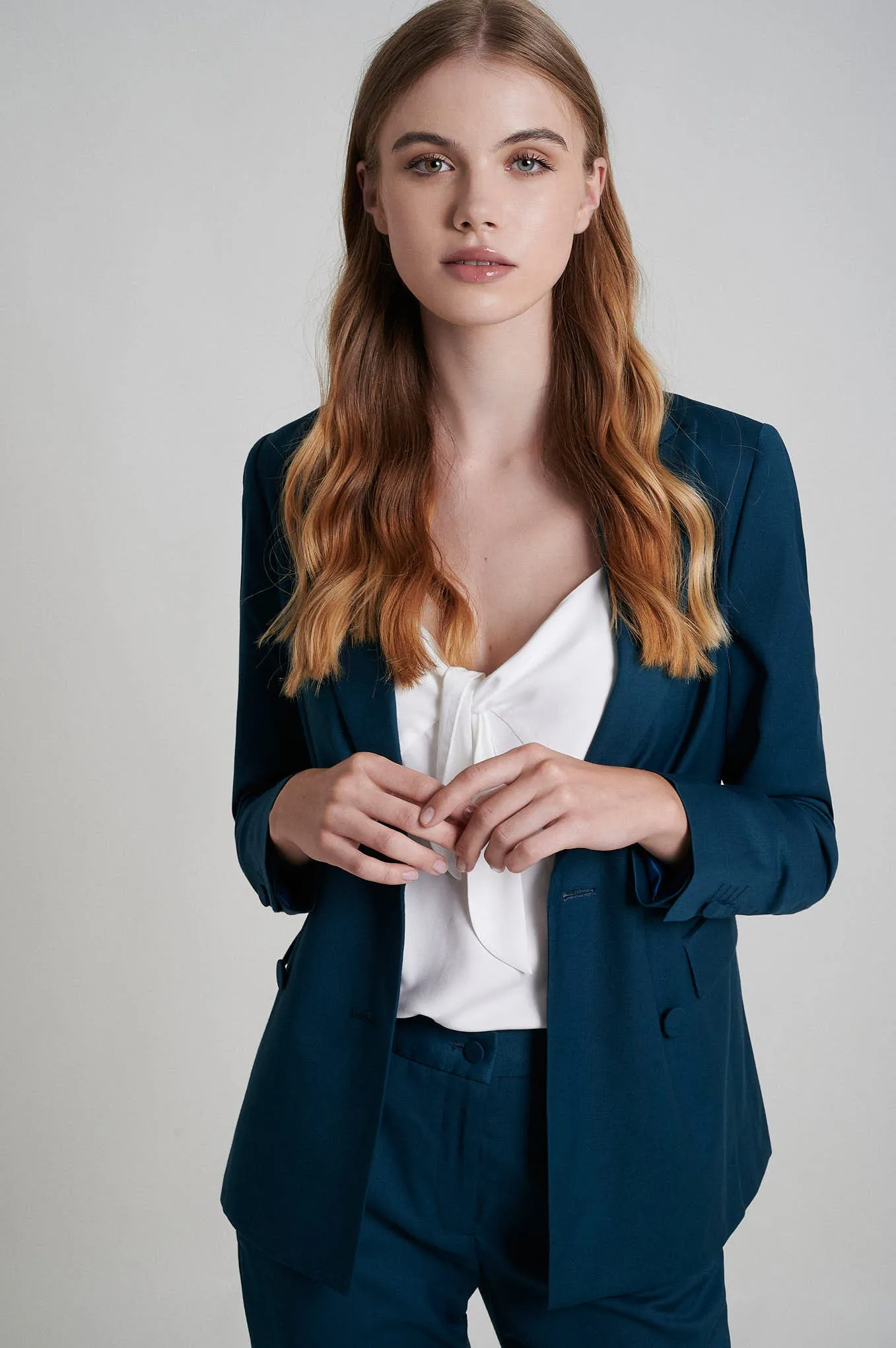 Regular waist trousers