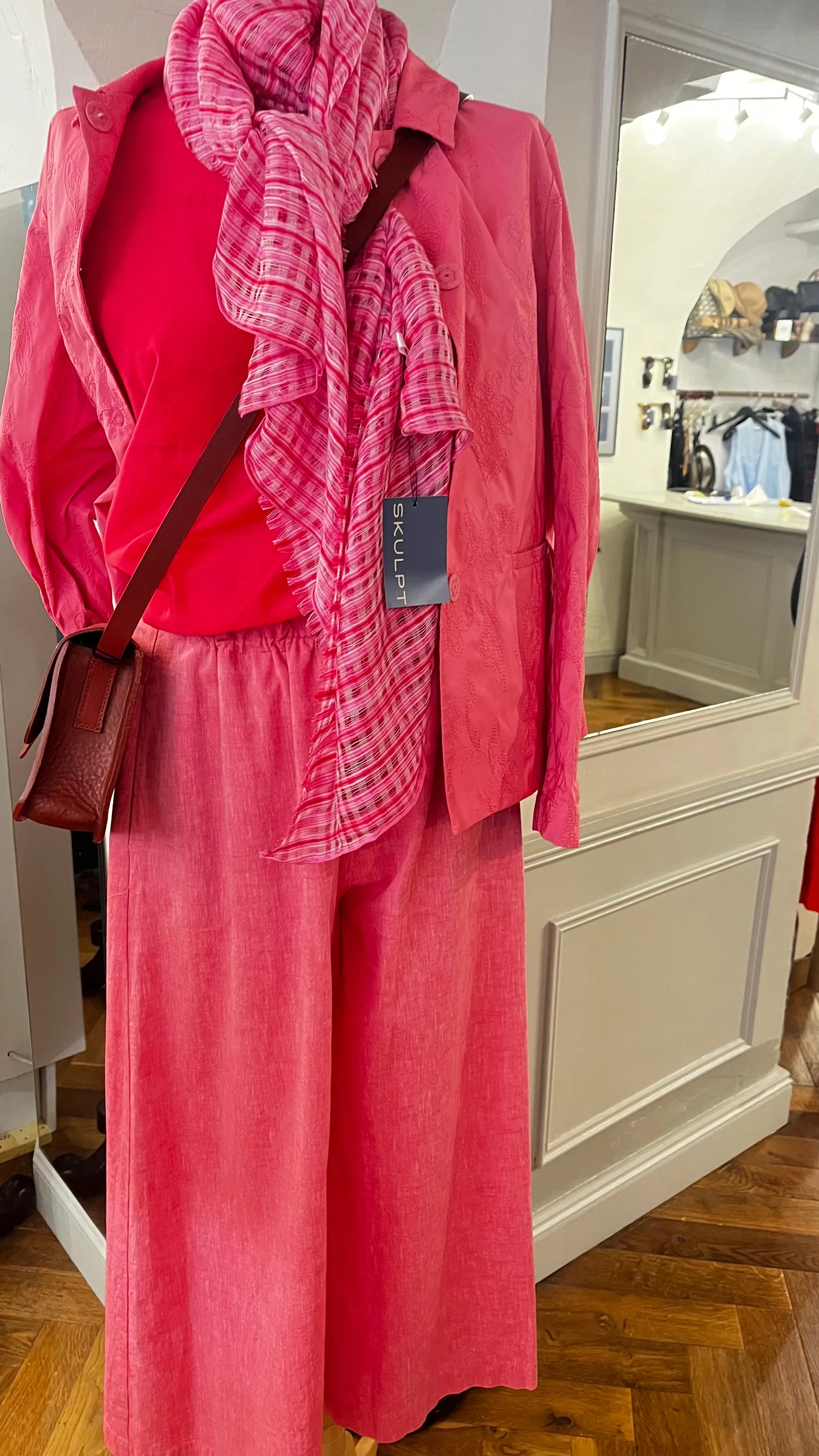 rialto48 Wide Leg Stretch Trousers in Raspberry