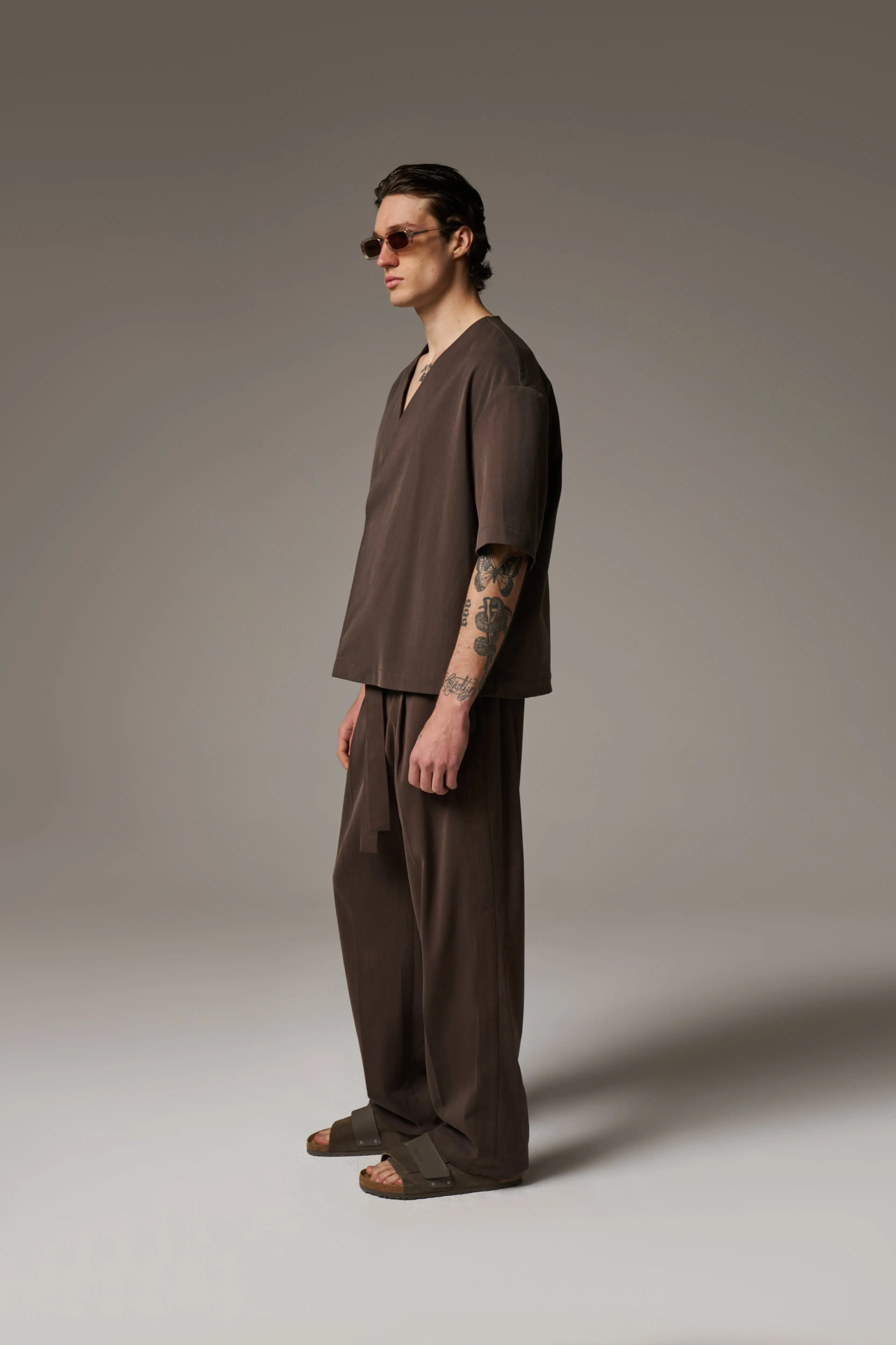 SMART TIE BELTED TROUSERS - BROWN